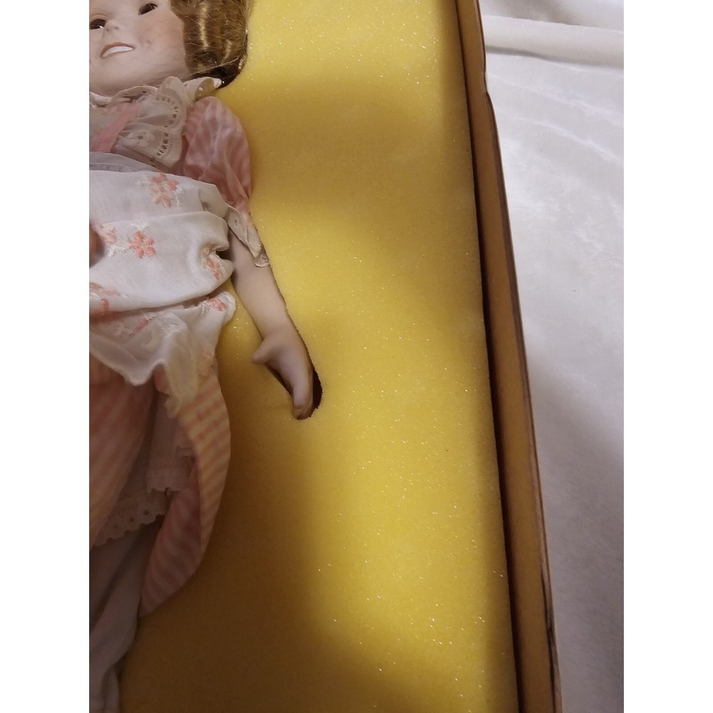 Vintage Shirley Temple Ideal American's Sweetheart Porcelain Doll 1983 #6809 - Picture 10 of 14